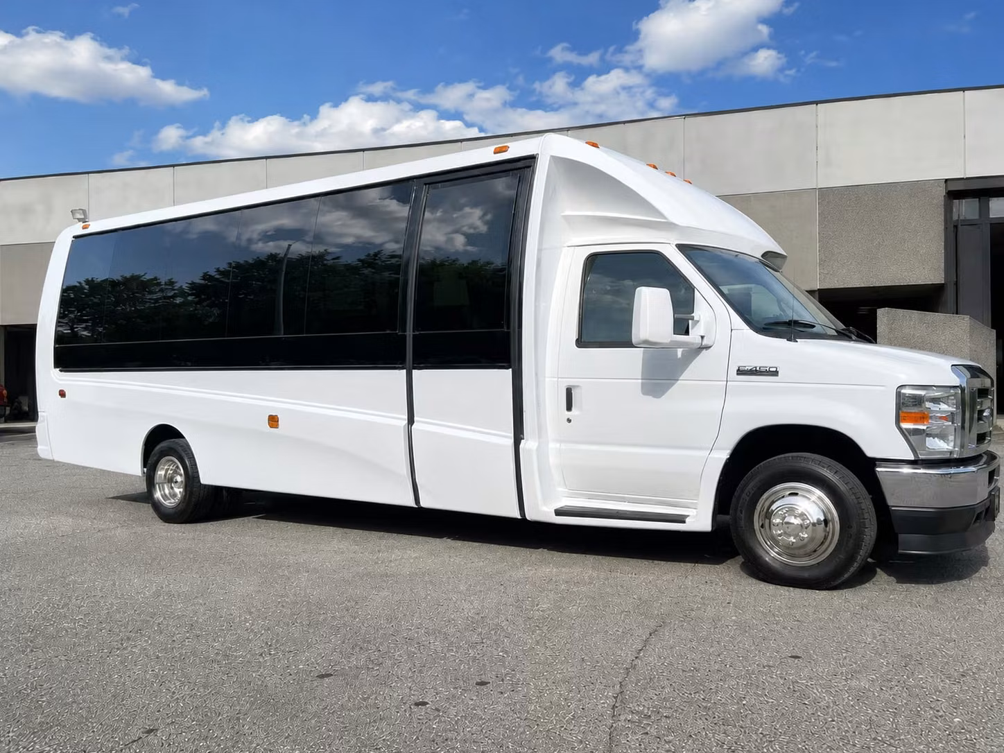 stockton 15 passenger minibus rental